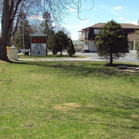 Twin Peaks Motel Napanee Kültér fotó