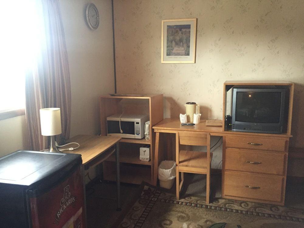 Twin Peaks Motel Napanee Kültér fotó