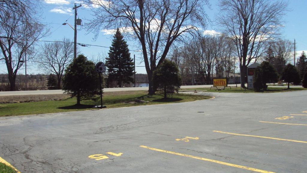 Twin Peaks Motel Napanee Kültér fotó